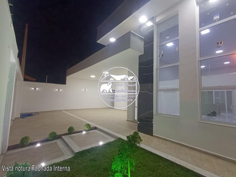 CASA NOVA MODERNA COM PISCINA A 200m DO MAR