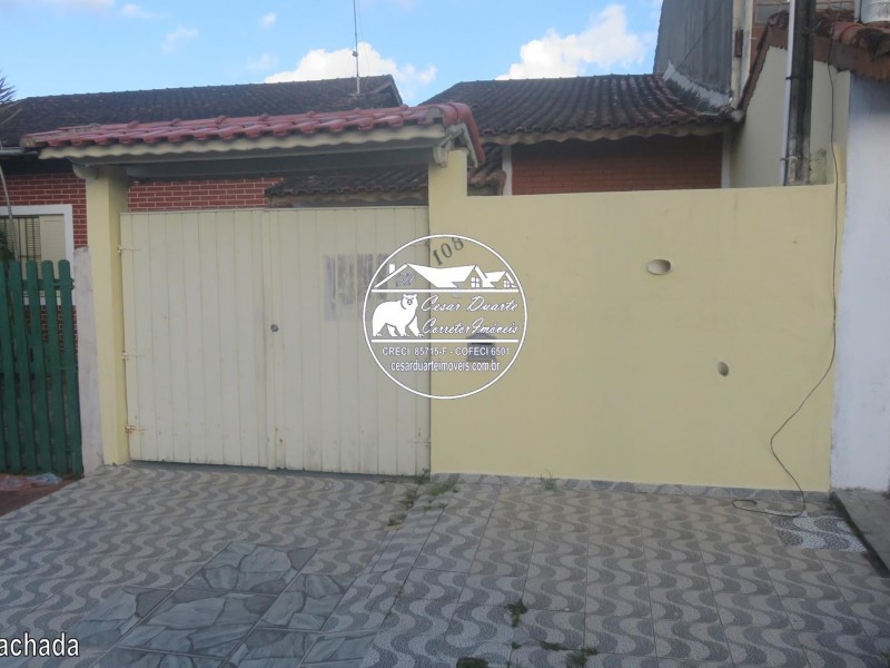 CASA PARA LOCAÃÃO DEFINITIVA COM 2 DORM E GARAGEM COBERTA NO IVOTY
