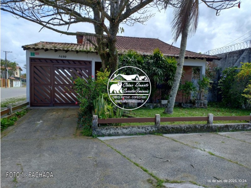 CASA DE ESQUINA EM AVENIDA COMERCIAL COM EDÍCULA E 3 DORMITÓRIOS