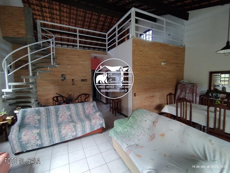 CASA DE ESQUINA EM AVENIDA COMERCIAL COM EDÍCULA E 3 DORMITÓRIOS