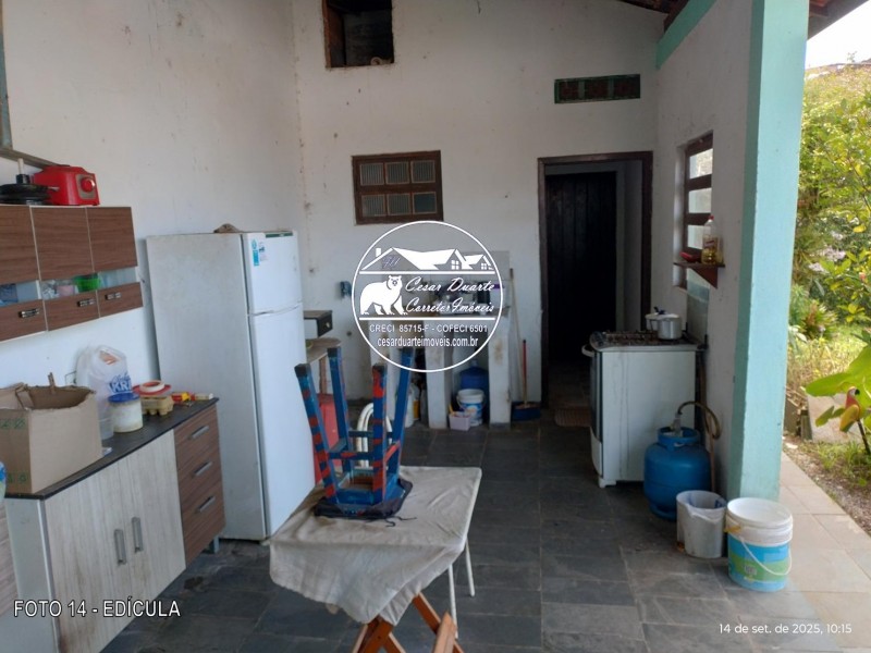 CASA DE ESQUINA EM AVENIDA COMERCIAL COM EDÍCULA E 3 DORMITÓRIOS