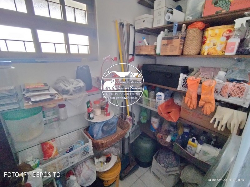 CASA DE ESQUINA EM AVENIDA COMERCIAL COM EDÍCULA E 3 DORMITÓRIOS