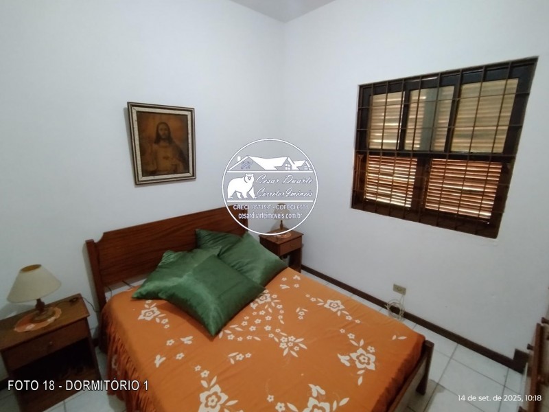 CASA DE ESQUINA EM AVENIDA COMERCIAL COM EDÍCULA E 3 DORMITÓRIOS