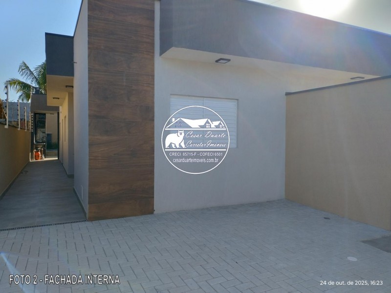 CASA NOVA LADO PRAIA COM 2 DORM E PISCINA 