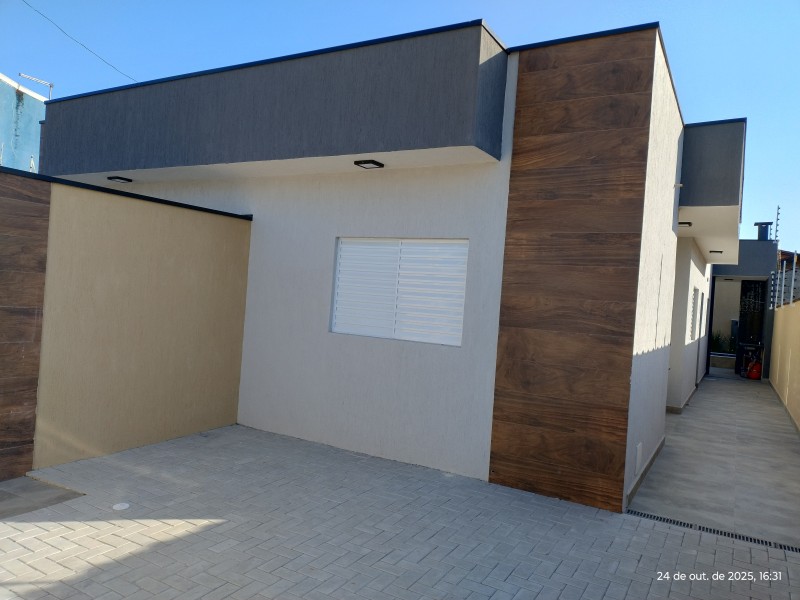 CASA NOVA LADO PRAIA COM 2 DORM E PISCINA