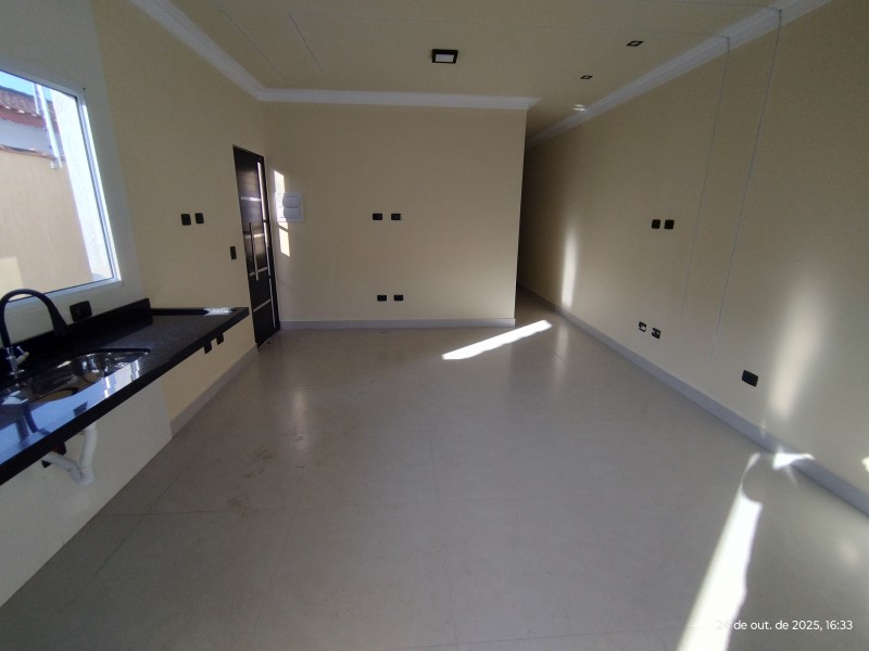 CASA NOVA LADO PRAIA COM 2 DORM E PISCINA