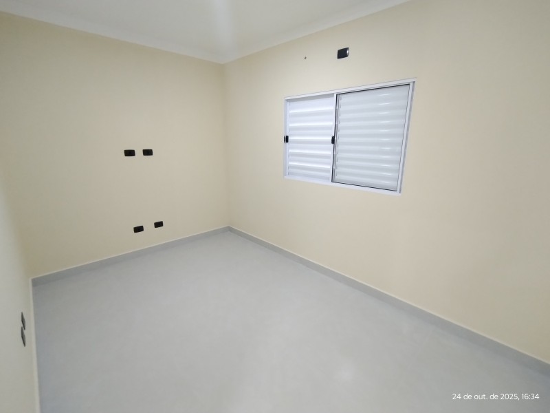 CASA NOVA LADO PRAIA COM 2 DORM E PISCINA